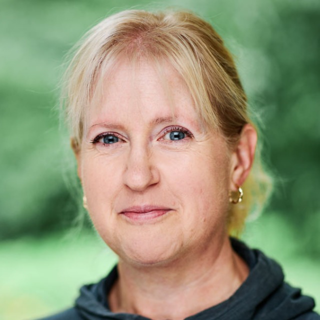 Dr Elizabeth Polding