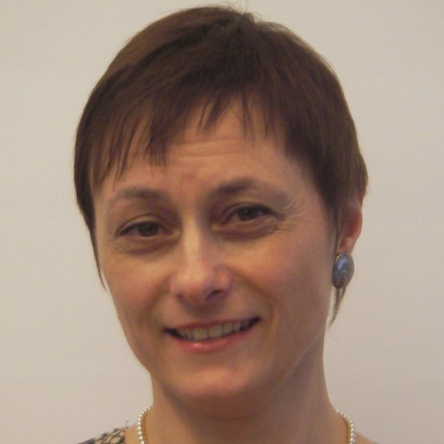 Dr Andrea Laczik